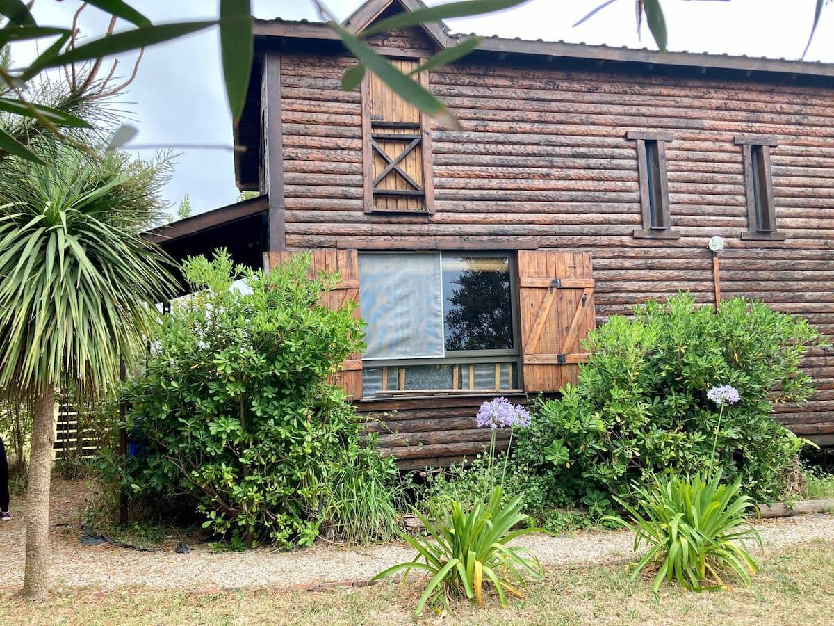EN VENTA CABAÑAS DE DOS PLANTAS EQUIPADAS EN LA COSTA ATLANTICA, OPCIONDE PERMUTA POR VIVIENDA.