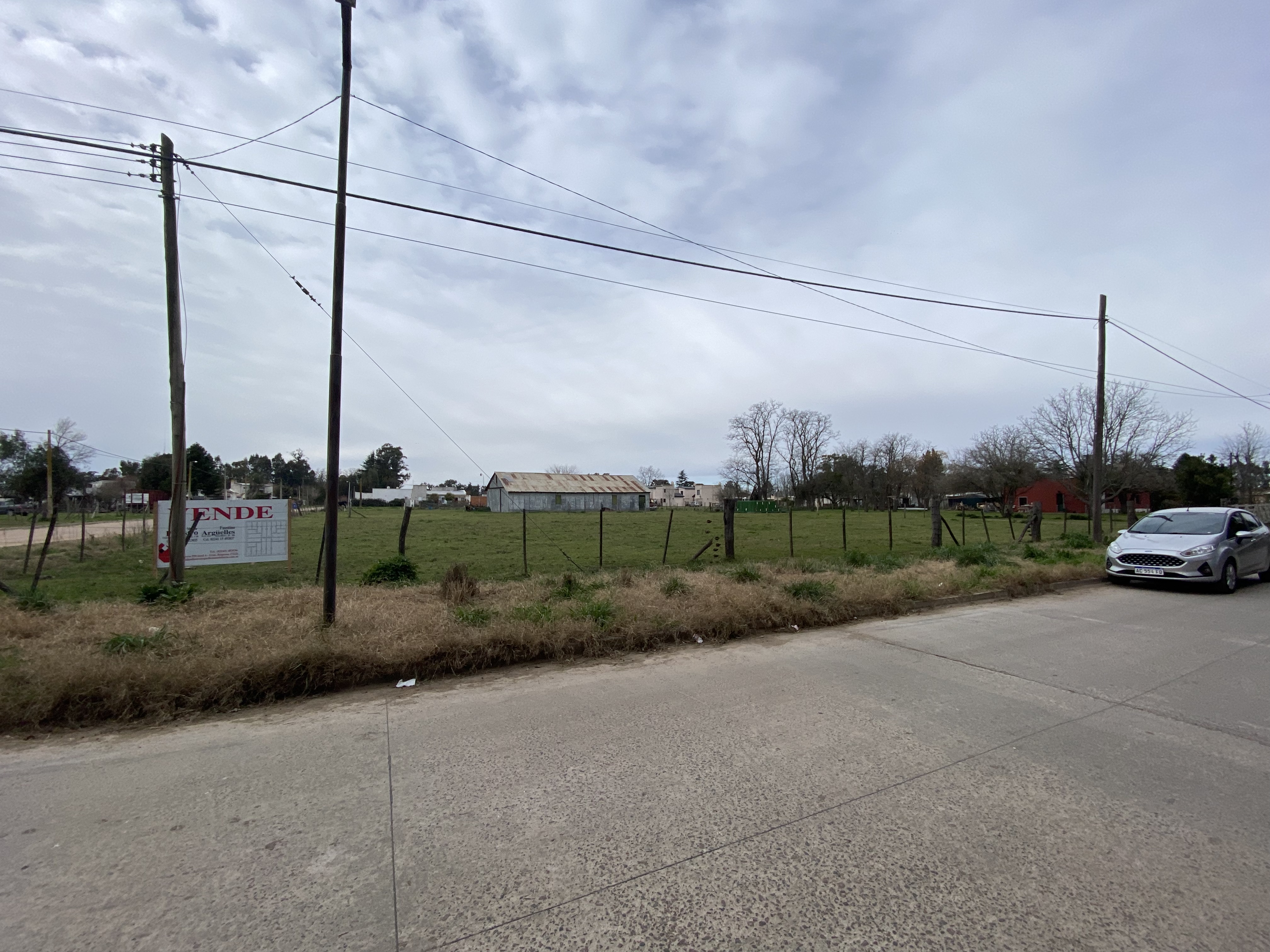 Terrenos con Todos los Servicios en Barrio Etepam - Ideales para Inversión o Vivienda Permanente