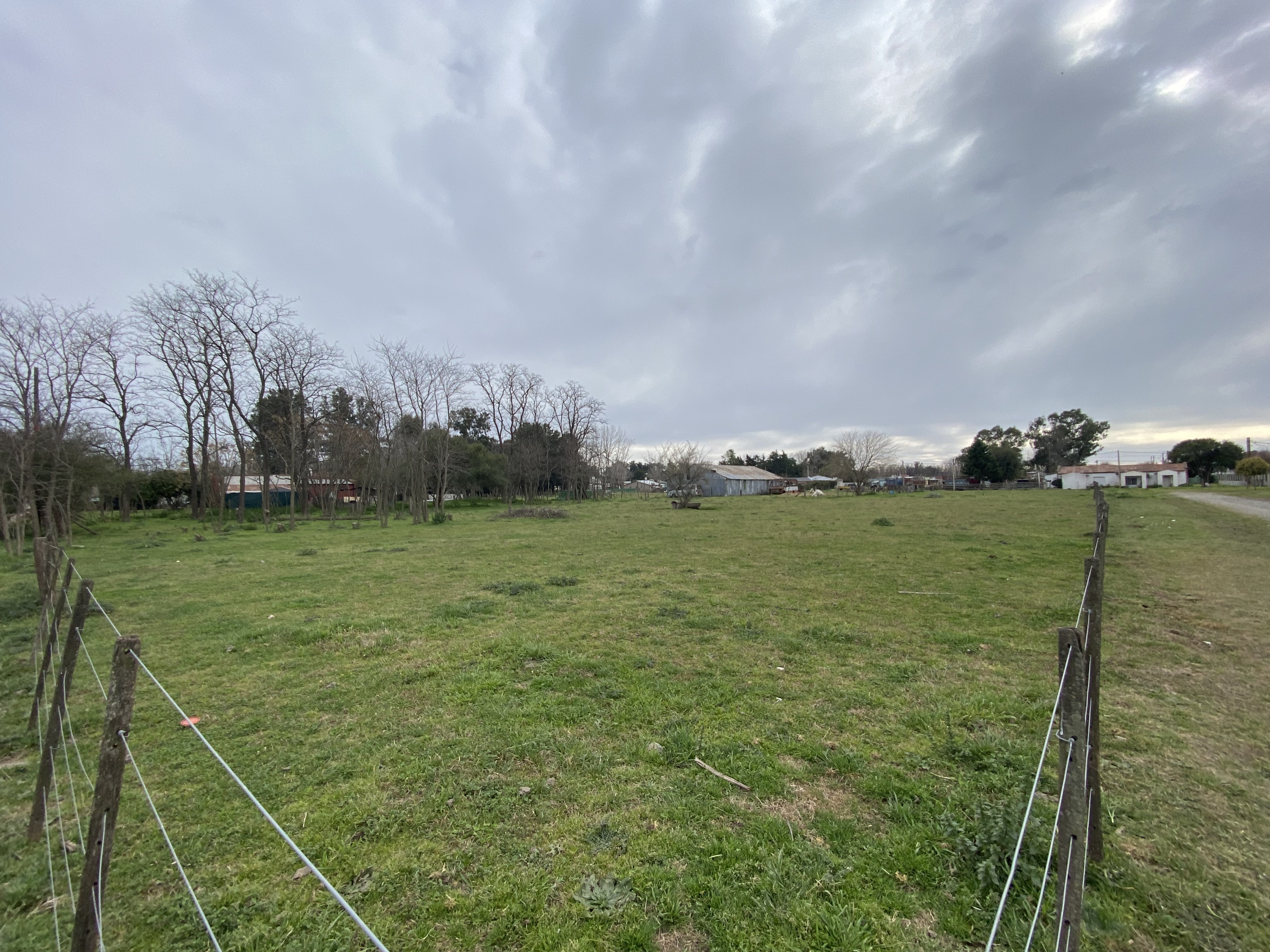 Terrenos con Todos los Servicios en Barrio Etepam - Ideales para Inversión o Vivienda Permanente