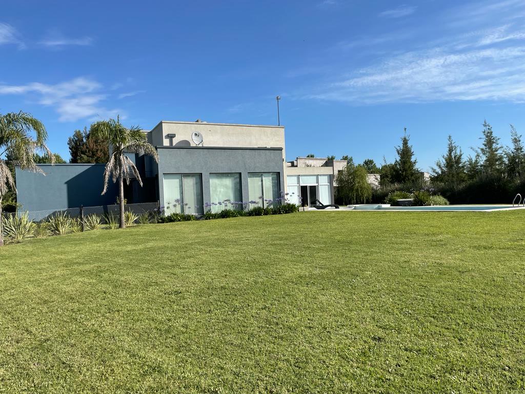 EXCELENTE VIVIENDA EN BARRIO LEUFU KIÑE