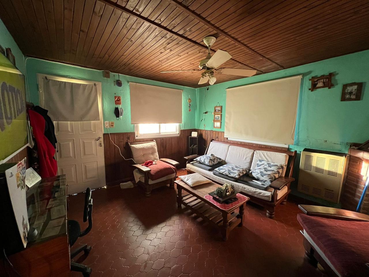 Hermosa Casa en Barrio Residencial a Pasos de Av. Balbín