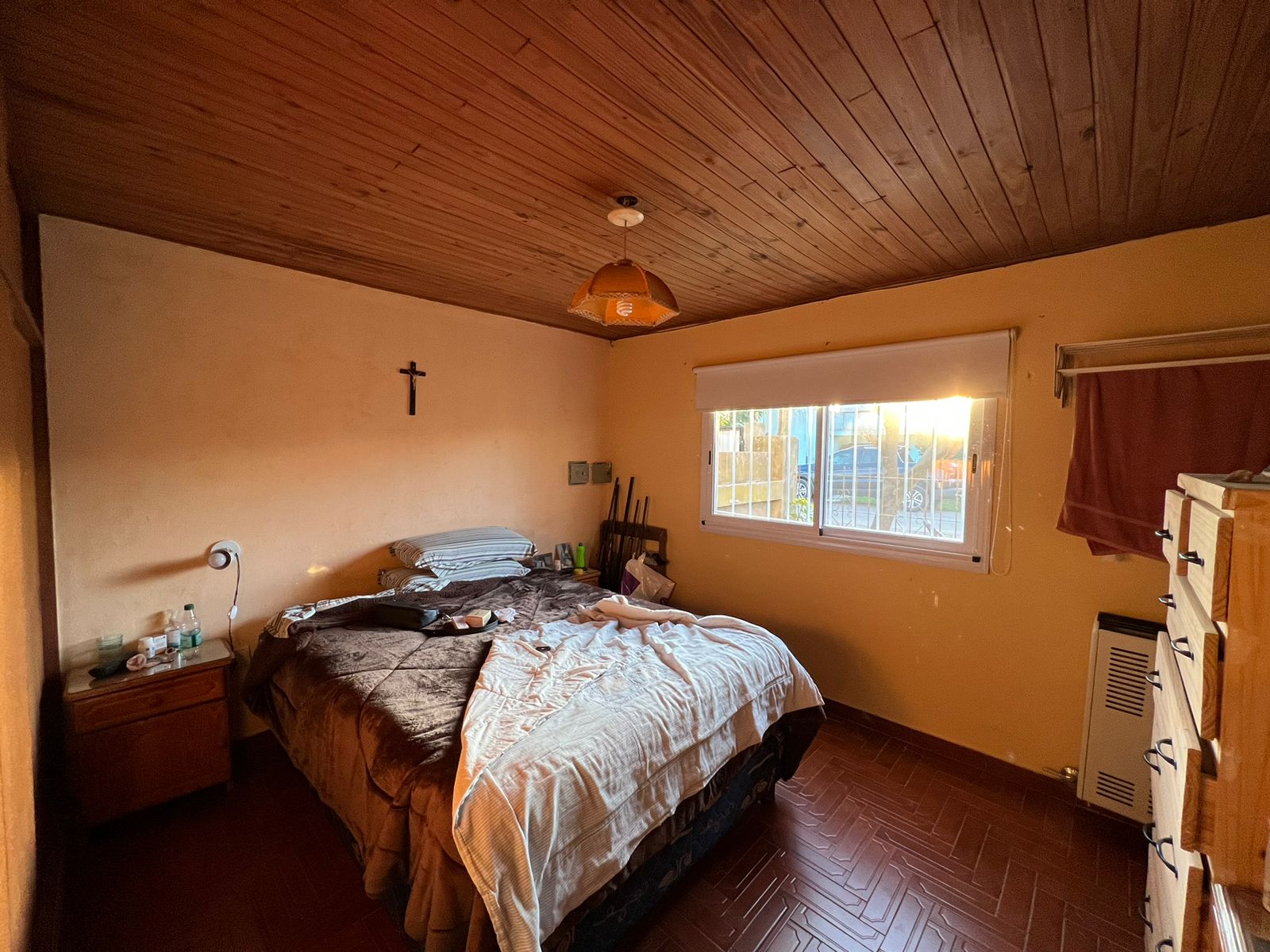 Hermosa Casa en Barrio Residencial a Pasos de Av. Balbín