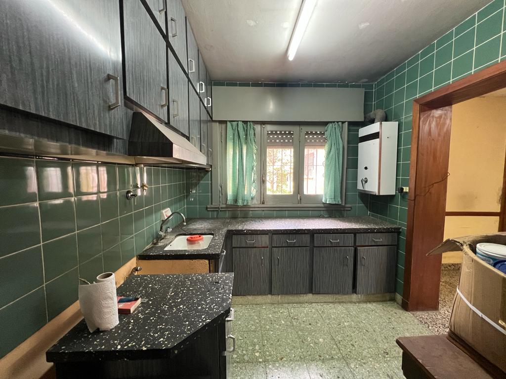Increíble Oferta: Casa y Lote Adicional con Piscina a Solo 2 Cuadras de Av. Italia - Apta para Crédito Hipotecario