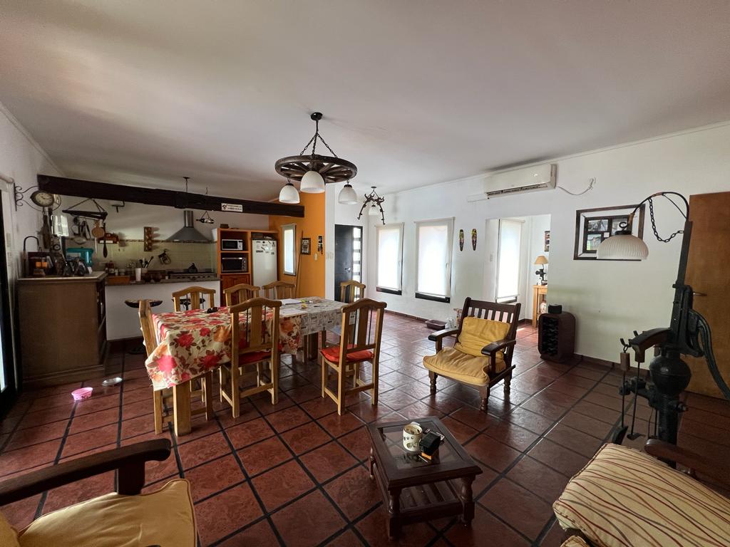 SE VENDE CASA EN BARRIO LEUFU KIÑE CONTIGUO A TERMAS