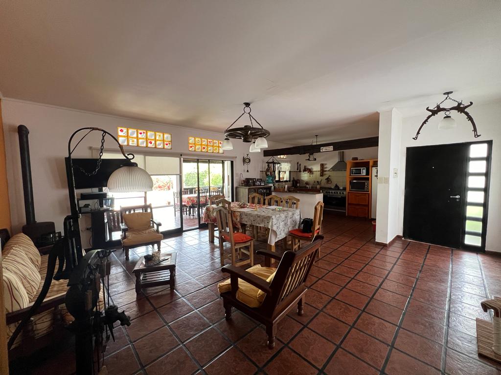 SE VENDE CASA EN BARRIO LEUFU KIÑE CONTIGUO A TERMAS
