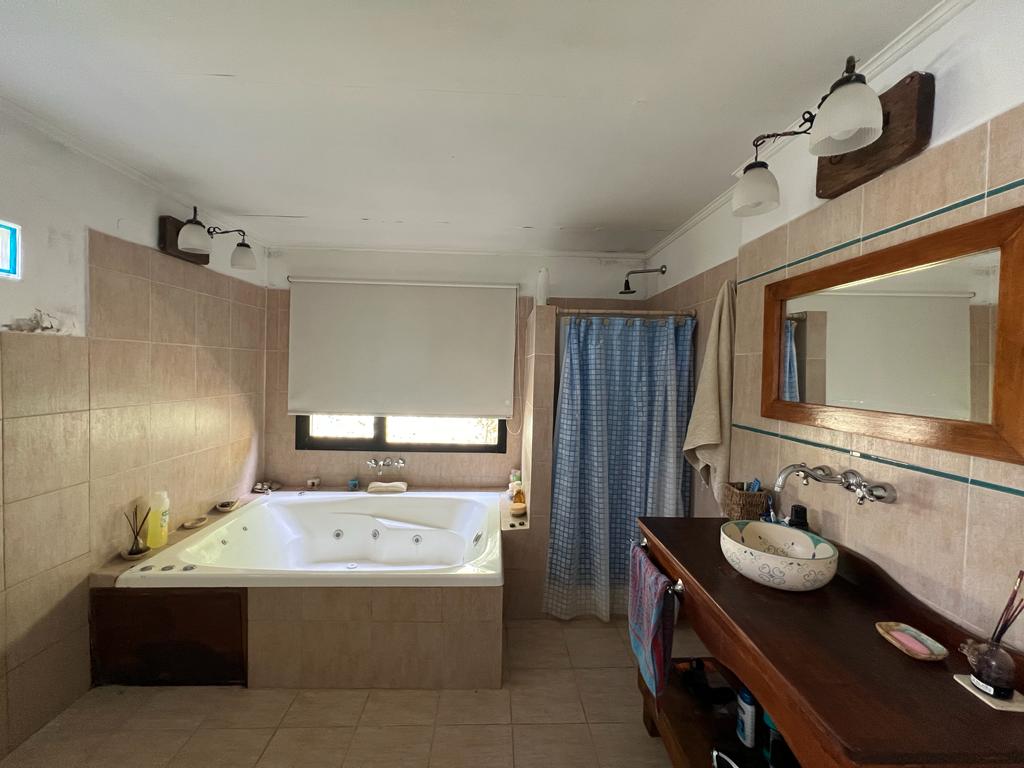 SE VENDE CASA EN BARRIO LEUFU KIÑE CONTIGUO A TERMAS