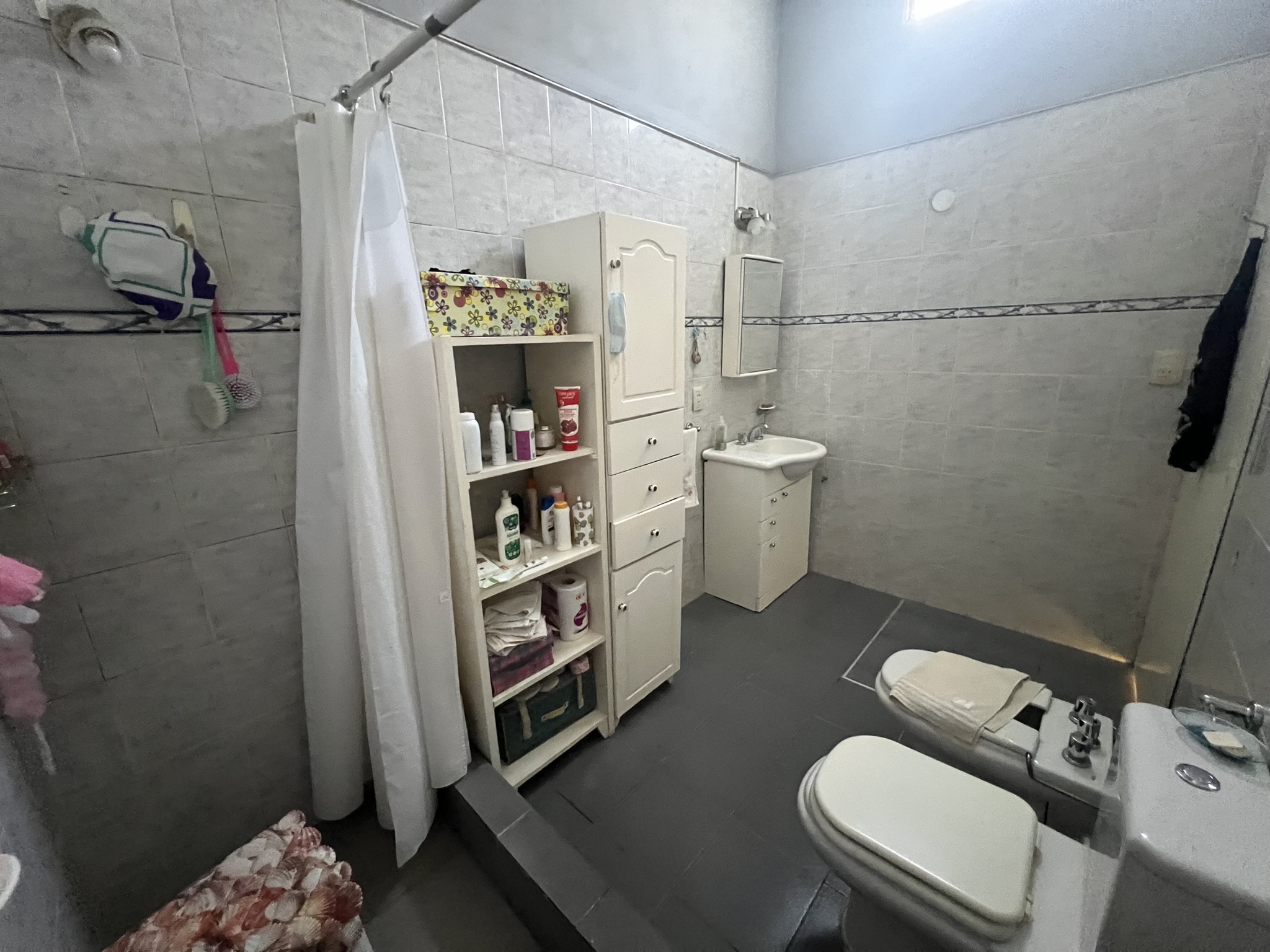 "Oportunidad única: Vivienda de calidad en ubicación privilegiada, permuta por casa o depto en General Belgrano"
