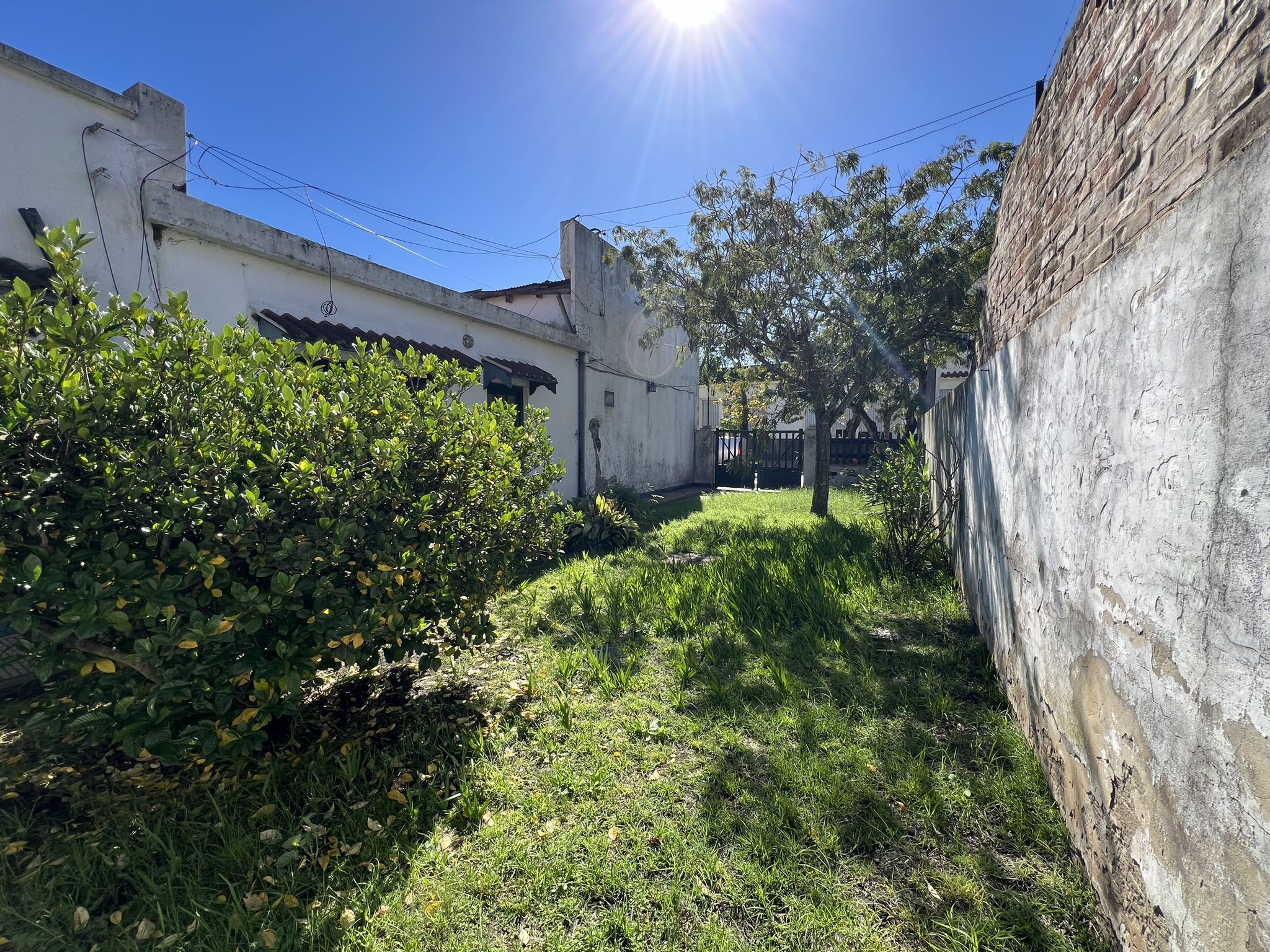 Oportunidad única: Residencia con Local Comercial en el Centro de la Ciudad