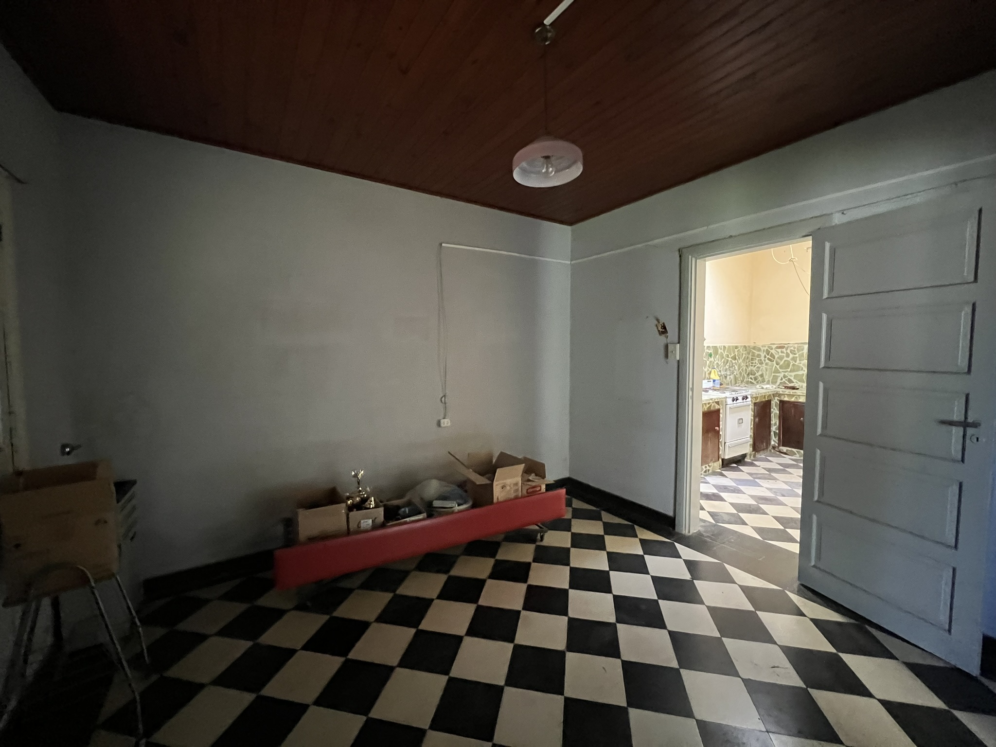 Oportunidad única: Residencia con Local Comercial en el Centro de la Ciudad