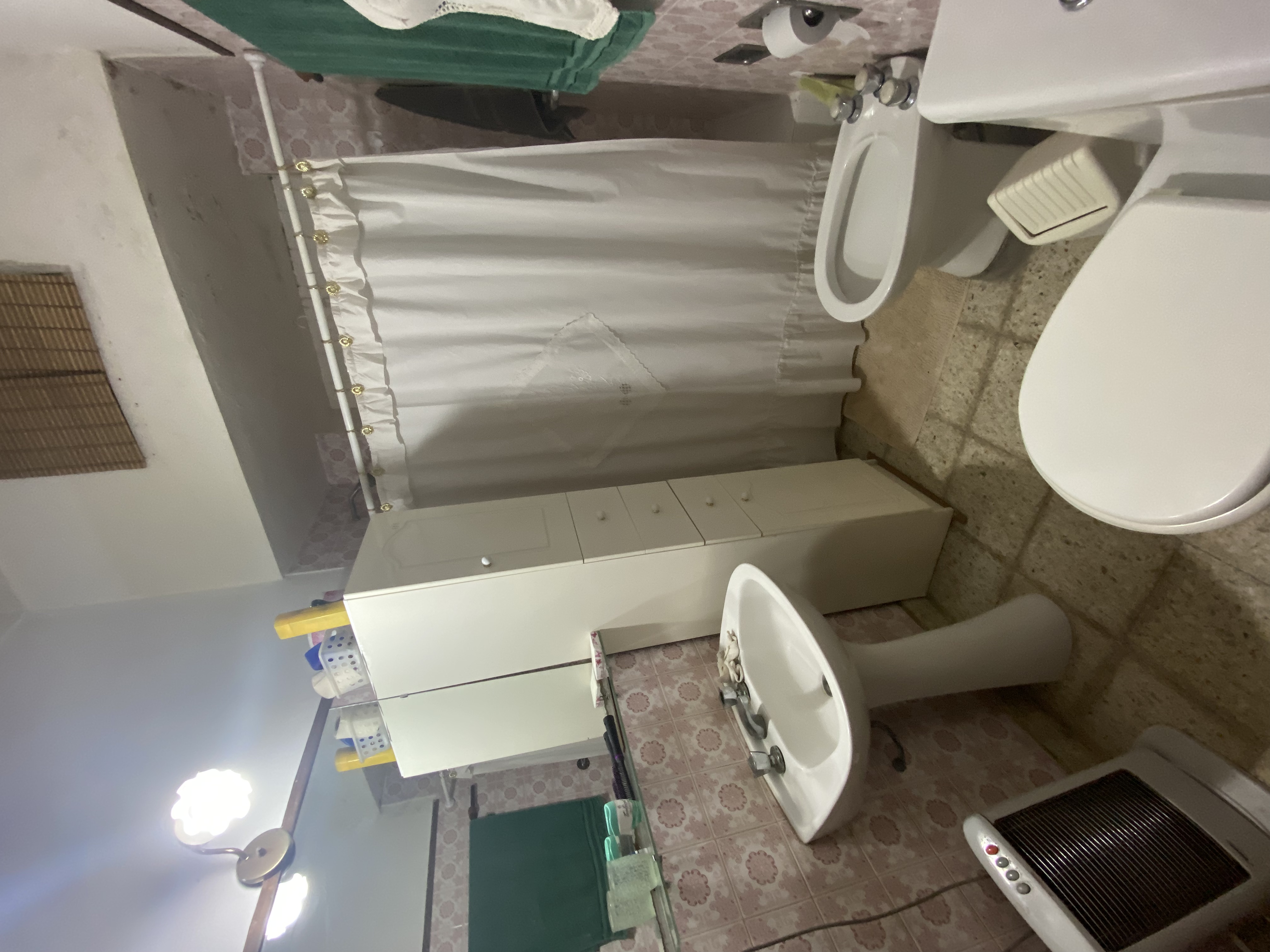 Casa Con Quincho Y Garage En Excelente Ubicación: Próxima Al Centro Y Con Todos Los Servicios
