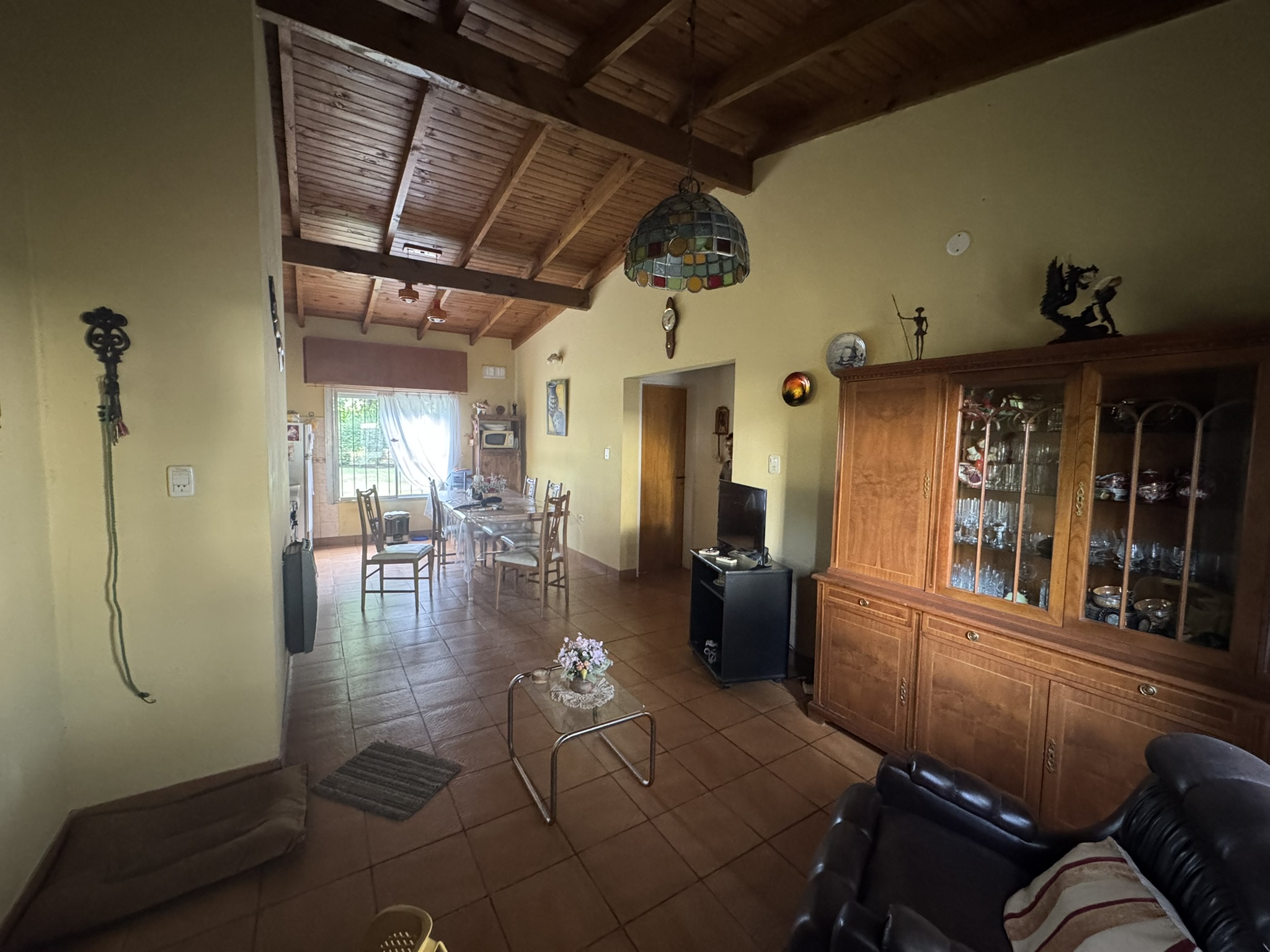 Encantadora Casa con Amplio Jardín y Parrilla en Exclusivo Barrio Parque