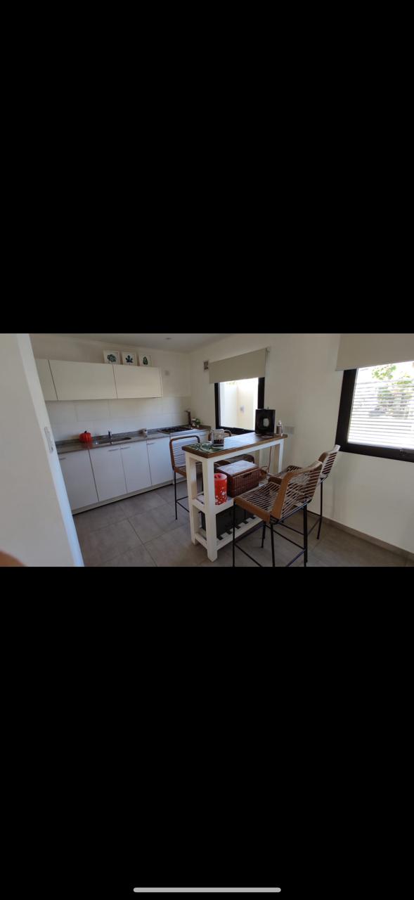 Moderna y funcional: casa con pileta y excelente distribución