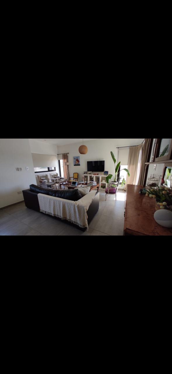 Moderna y funcional: casa con pileta y excelente distribución