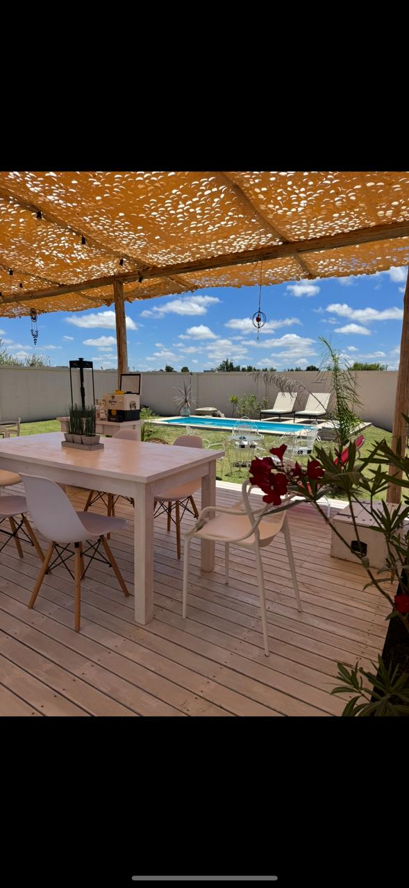 Moderna y funcional: casa con pileta y excelente distribución
