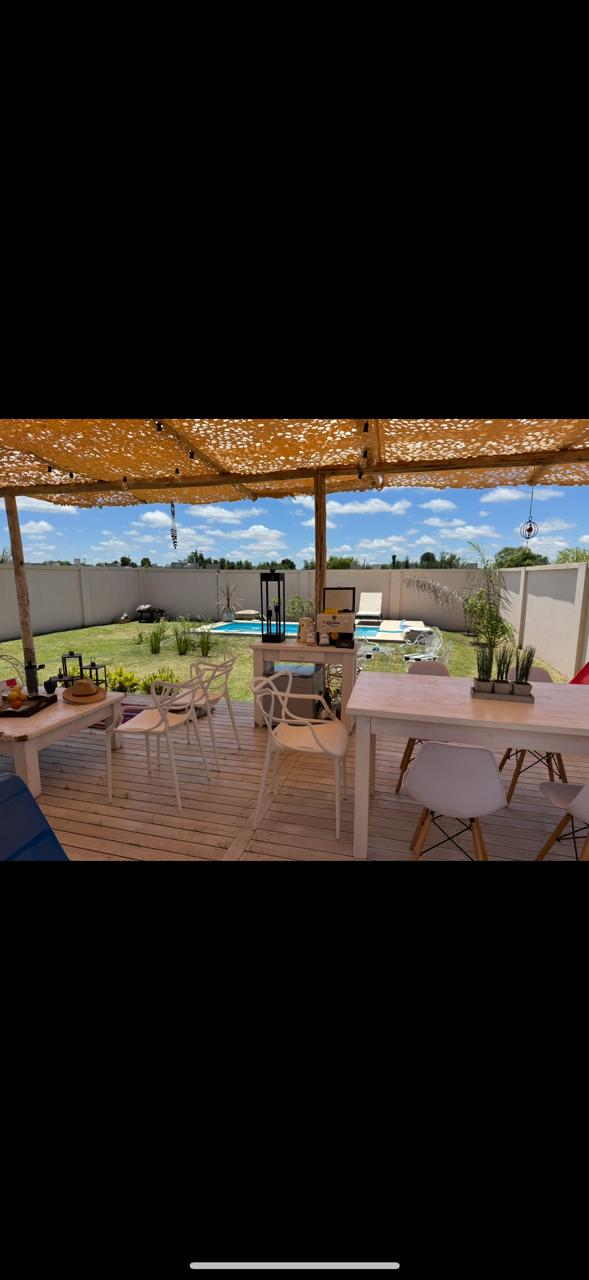 Moderna y funcional: casa con pileta y excelente distribución